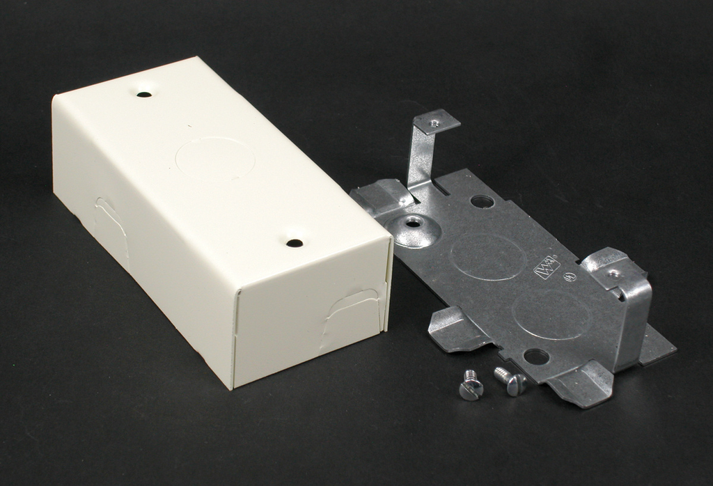 500/700 Utility Box Fitting – Solis Electric Supply